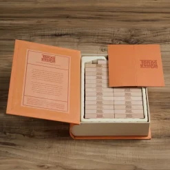 Jenga Vintage Bookshelf Edition