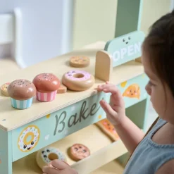 Jolly Pals Wooden Bakery Stand with 12 Pastry Pieces
