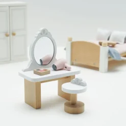 Wooden Dollhouse Bedroom Furniture Set - 19 Pieces