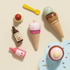 Wooden Ice Cream Stand & Toppings