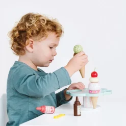 Wooden Ice Cream Stand & Toppings